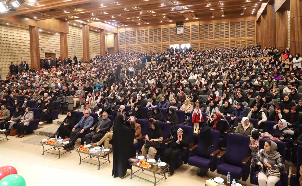 یلدای خاطره‌انگیز دانشجویان در دانشگاه بین‌المللی امام‌خمینی(ره)