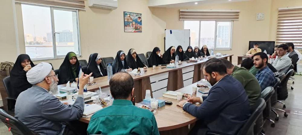 نشست ریاست نهاد مقام معظم رهبری در دانشگاه‌های استان با فرمانده بسیج دانشجویی و دبیران تشکل های اسلامی، مرکز هم اندیشی دانشجویان و هیئت محبین اهل بیت علیهم السلام 