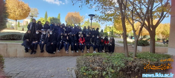 بازدید دانش آموزان دبیرستان فرزانگان قزوین از دانشگاه بین المللی امام خمینی(ره)