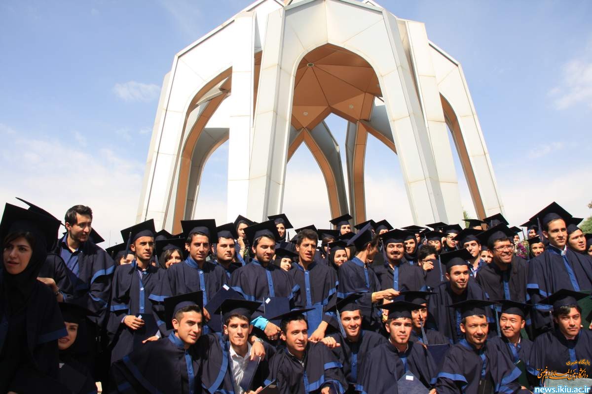 برگزاری جشن دانش آموختگی در دانشگاه